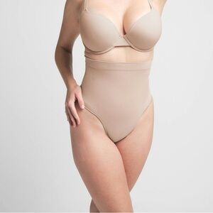 New Skims Seamless Sculpt High Waisted Thong Compression Shapewear Sz S